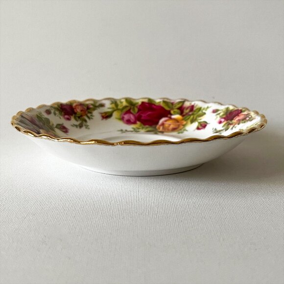 Vintage Royal Albert Old Country Roses 5.5" Saucer Bone China England Gold Rim - Picture 4 of 7